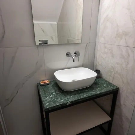 Kaiafas アパートホテル 3*