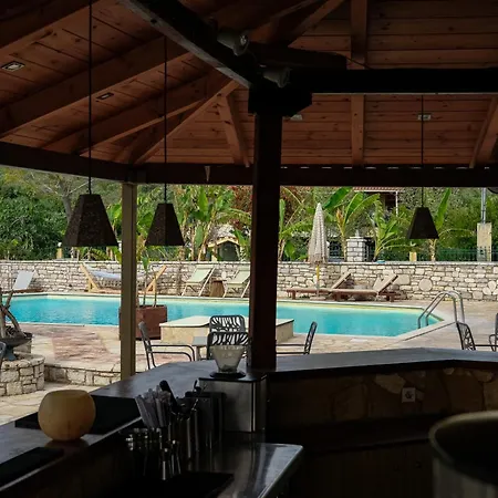 アパートホテル Kaiafas ザハロ