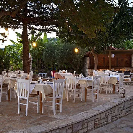 アパートホテル Kaiafas ザハロ