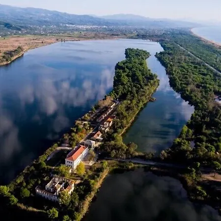 アパートホテル Kaiafas ザハロ