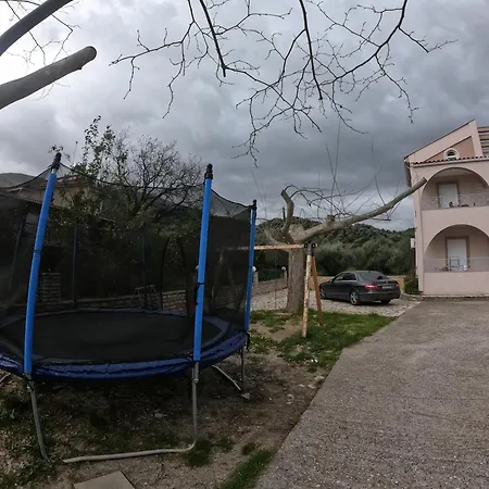 Ξενοδοχείο με διαμερίσματα Kaiafas