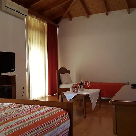 Kaiafas Lägenhetshotell Zacharo