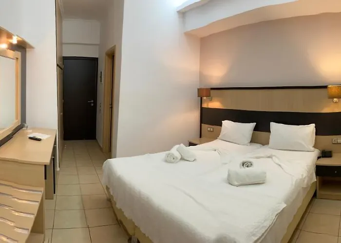 Kaiafas Aparthotel 3*