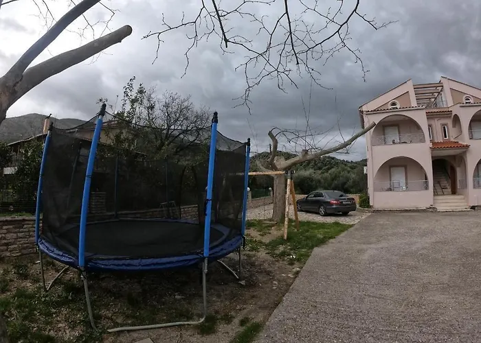 Kaiafas Aparthotel 3*